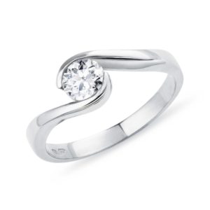 Originální prsten z bílého zlata s 0