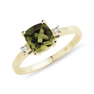Zlatý prsten s vltavínem a diamanty KLENOTA
