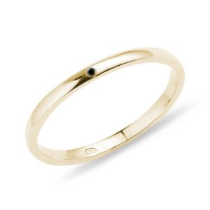 Prsten ze žlutého zlata s černým diamantem KLENOTA