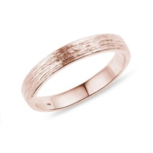 Prsten z růžového zlata s vrypem KLENOTA