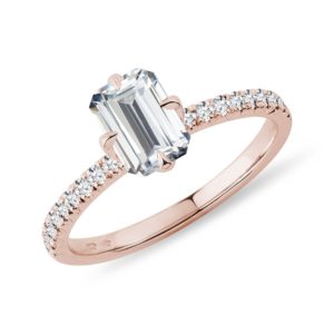 Diamantový zásnubní prstýnek emerald z růžového zlata KLENOTA
