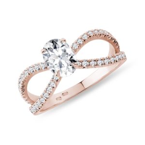 Originální diamantový zásnubní prsten z růžového zlata KLENOTA