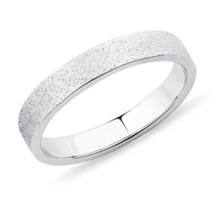 Pánský snubní prsten 4 mm z bílého zlata KLENOTA