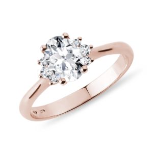 Zásnubní prsten z růžového zlata s oválným diamantem KLENOTA