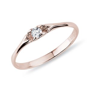 Prsten z růžového zlata s kulatým diamantem KLENOTA