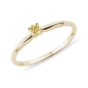 Prsten se žlutým diamantem ve žlutém 14k zlatě KLENOTA