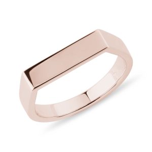 Široký prsten z růžového zlata s rovnou ploškou KLENOTA