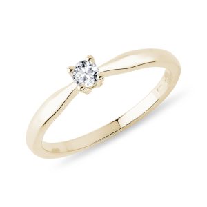 Jednoduchý zásnubní prsten s diamantem KLENOTA