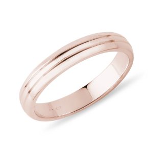 Pánský snubní prsten s rytinou v růžovém zlatě KLENOTA