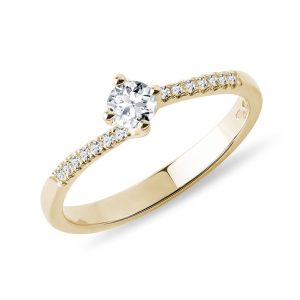 Prsten s diamanty ve žlutém zlatě KLENOTA