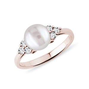 Prsten se sladkovodní perlou a brilianty v růžovém zlatě KLENOTA