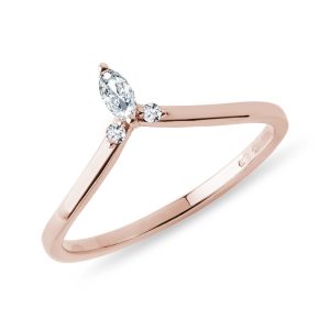 Chevron prsten z růžového zlata s diamantem markýza KLENOTA