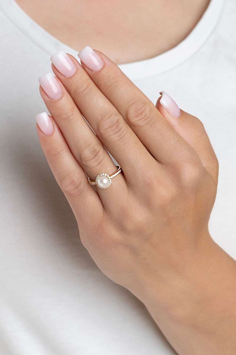 Zlatý prsten Kehlani ze žlutého zlata s přírodní bílou perlou a Brilliance Zirconia FNNNR249RGYEPW - Obrázek 3