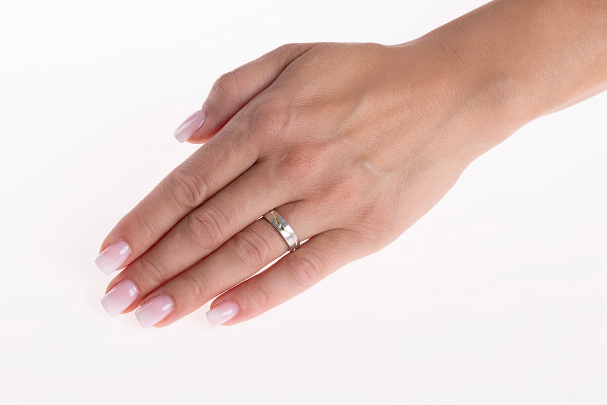 Snubní stříbrný prsten VIRELI pozlacený s linkou a Brilliance Zirconia SHG4158RWGP - Obrázek 2