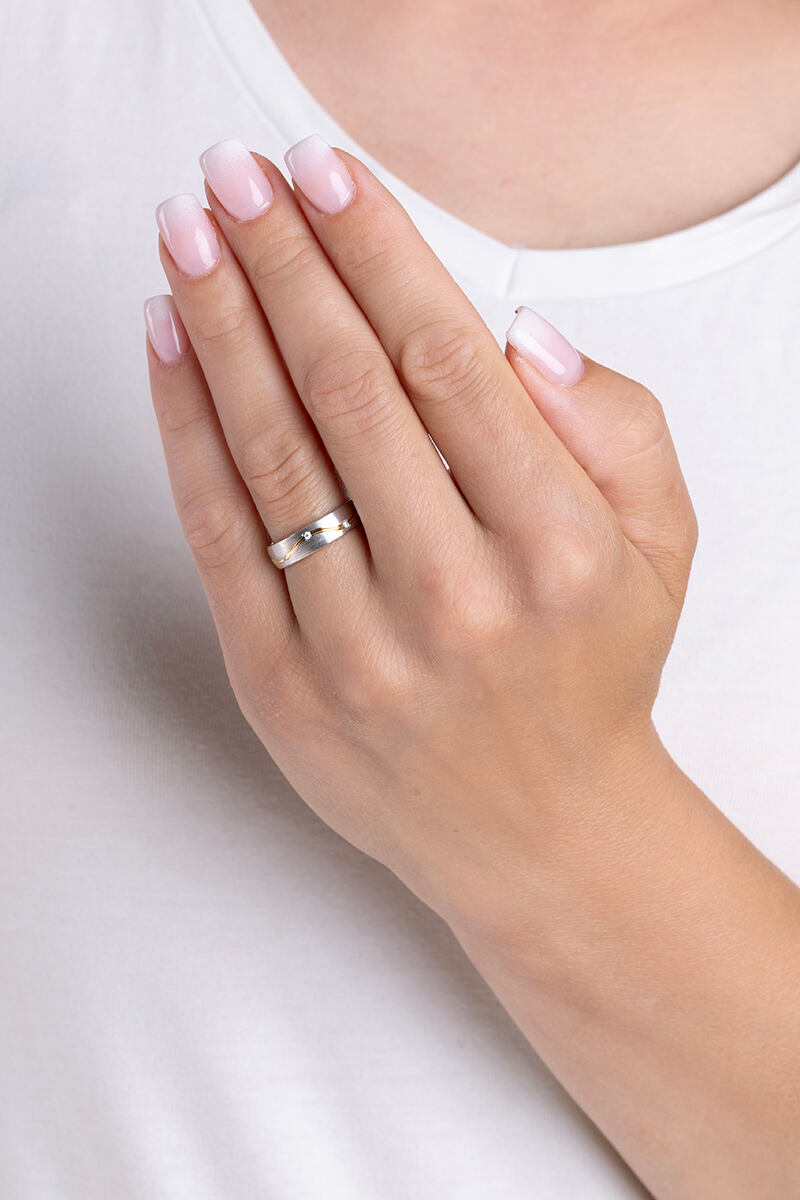 Snubní stříbrný prsten VIRELI pozlacený s linkou a Brilliance Zirconia SHG4158RWGP - Obrázek 3